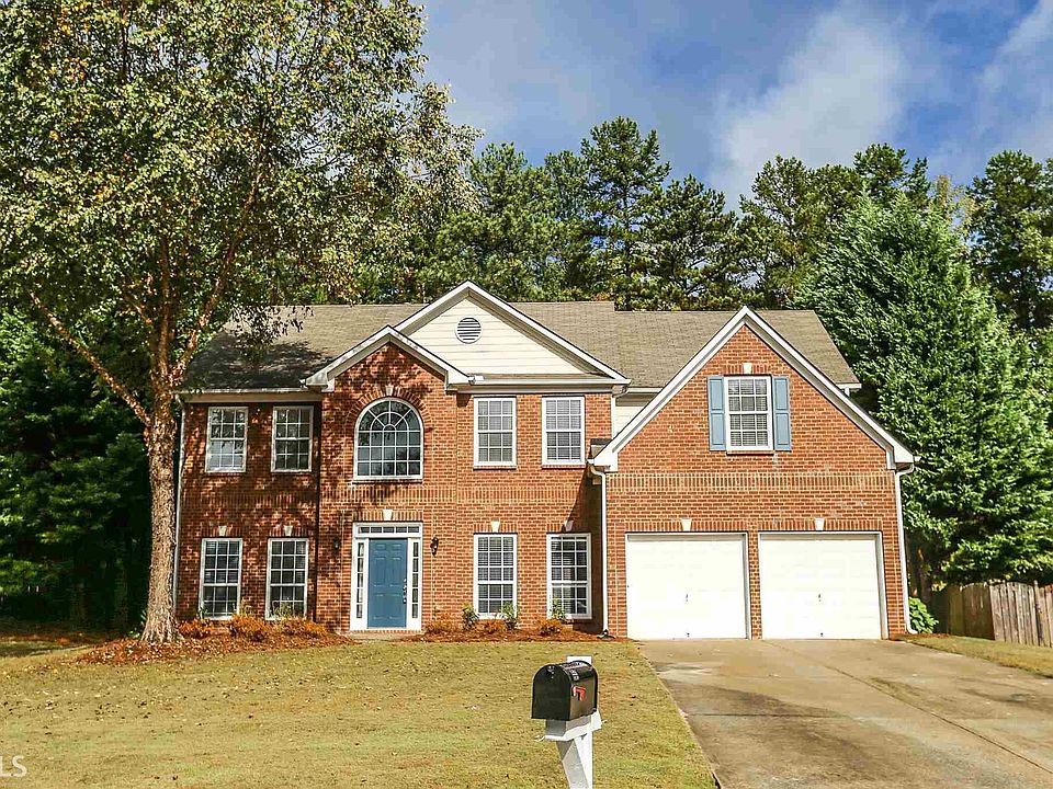 1st image of 372 Leggett Oaks Ln