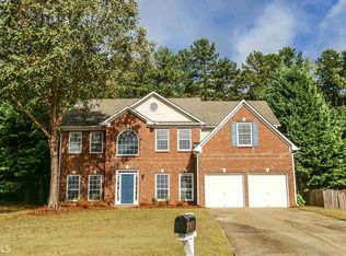 372 Leggett Oaks Ln, Lawrenceville, GA 30043
