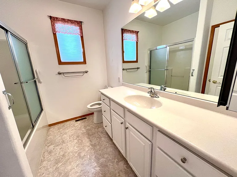517 Burnham Pl — Photo 10