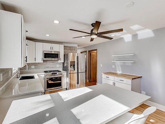 2nd image of 65 Dover Dr Unit 2