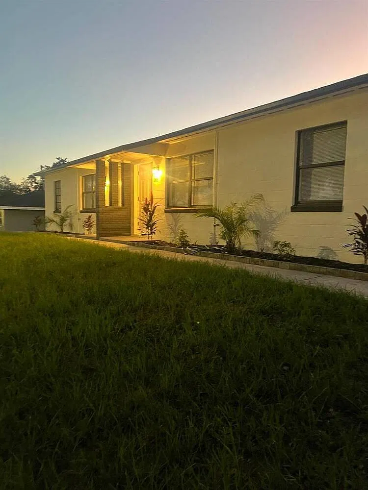 2 bed, 1.0 bath, 773 sqft, $1,600 — Photo 2