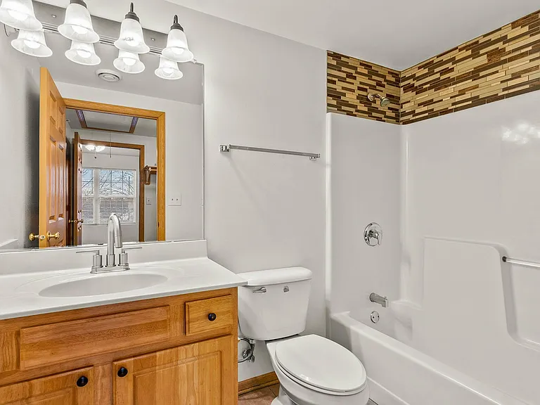 4311 W Howard Ave — Photo 16