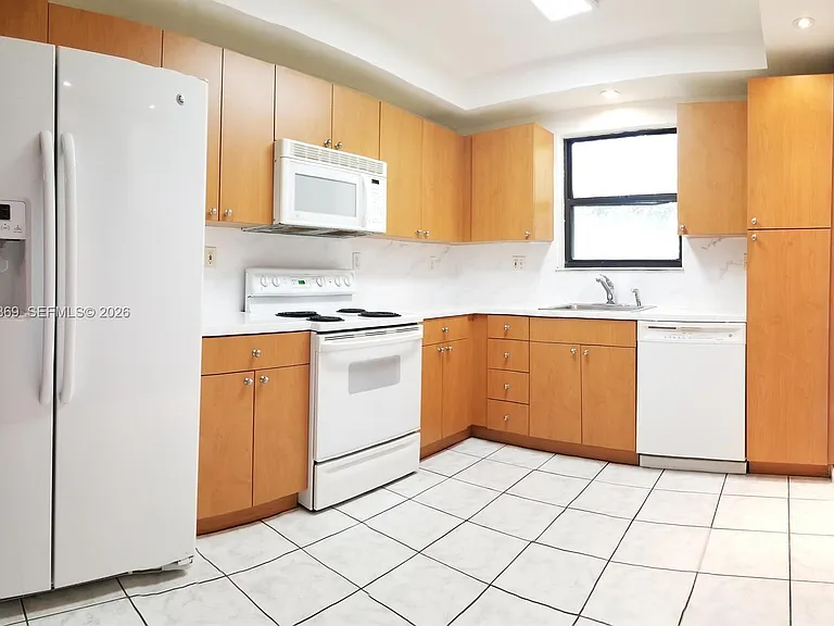1900 Diana Dr #3E — Photo 5