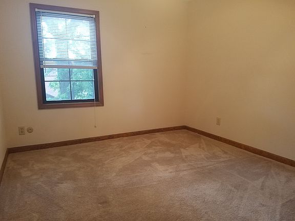 5th image of 1588 Northwest Blvd #3