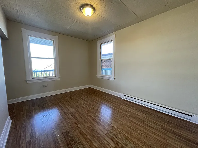 616 W Franklin St #2 — Photo 4