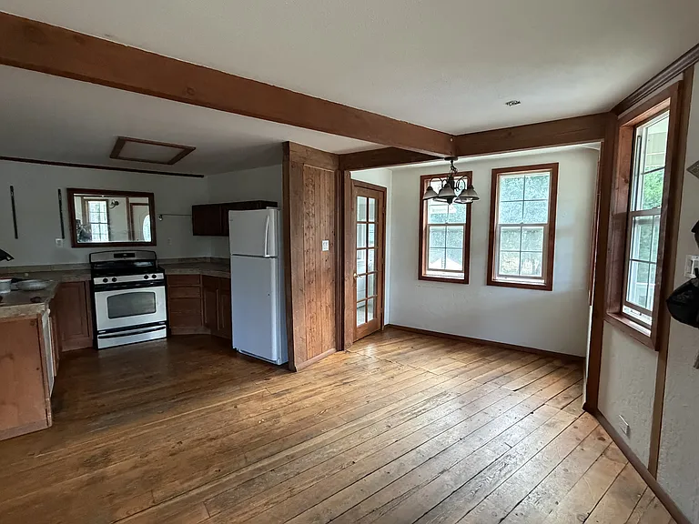 5919 Evergreen Ln — Photo 2