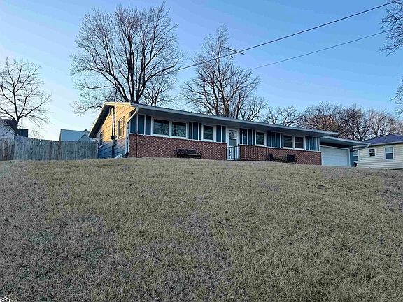 3rd image of 1003 N 1st St