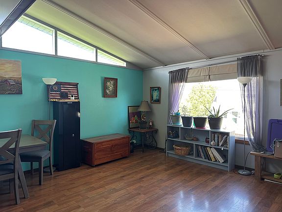 5th image of 208 N College St