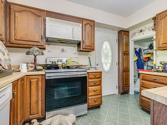 11th image of 3808 Combs Ridge Rd