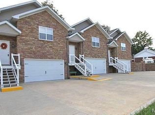 723 Sycamore St APT A, Highland, IL 62249