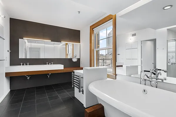 Rented by Compass | media 24