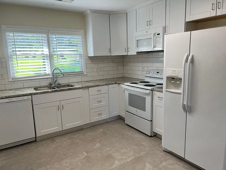1711 Pennylane SE — Photo 9