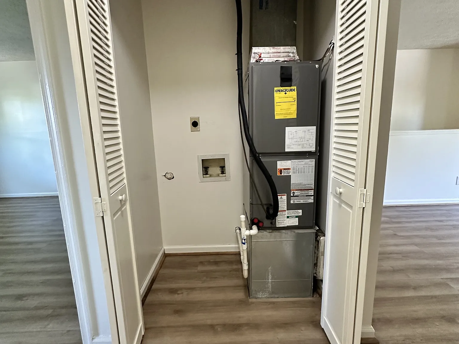2018 E Pembroke Ave — Photo 1