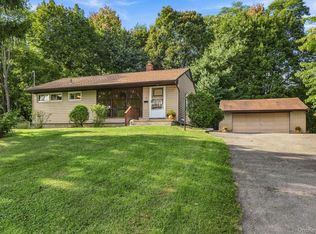 9 Glen Dr, Wappingers Falls, NY 12590