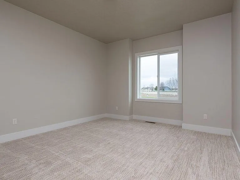 1385 Laramie Ave — Photo 13
