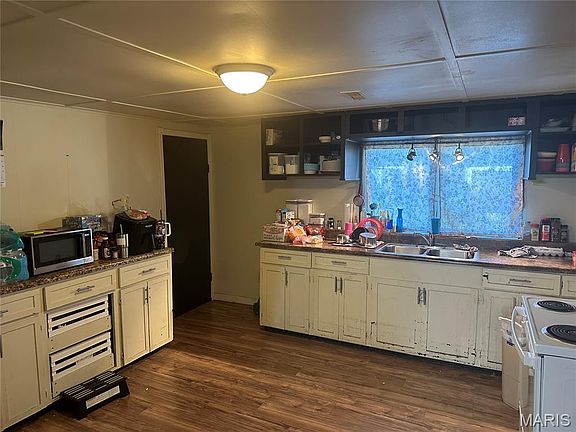 5th image of 408 Henderson Ave