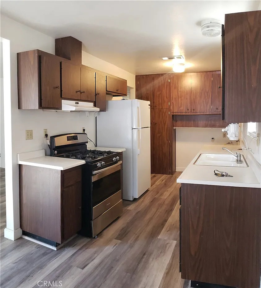 2 bed, 827 sqft, $1,625 — Photo 3