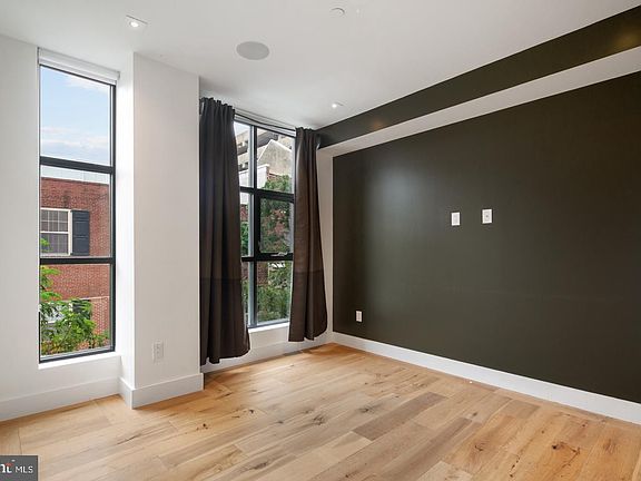 4th image of 240 N 2nd St APT 2E