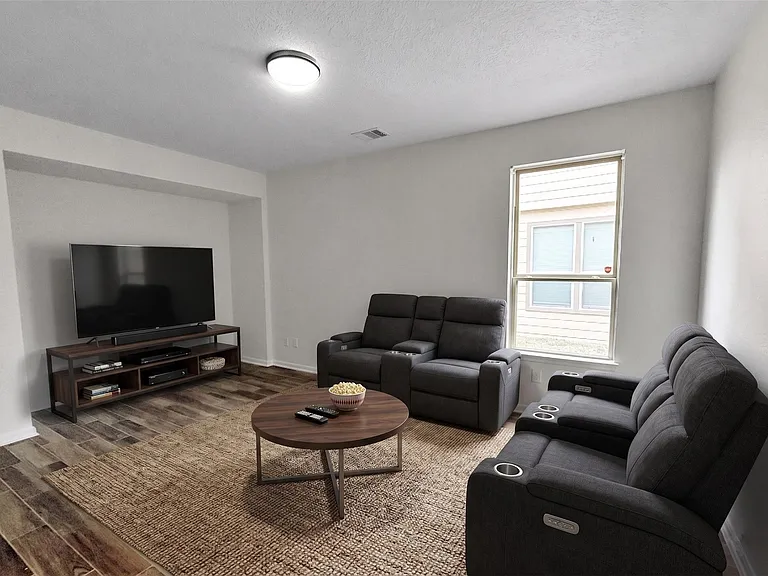 6503 Bayliss Valley Ln — Photo 9