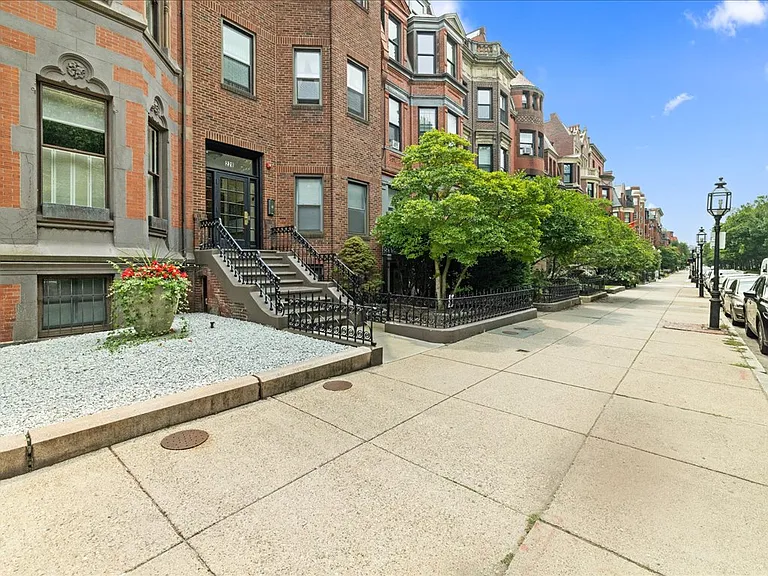 228 Commonwealth Ave #10 — Photo 21