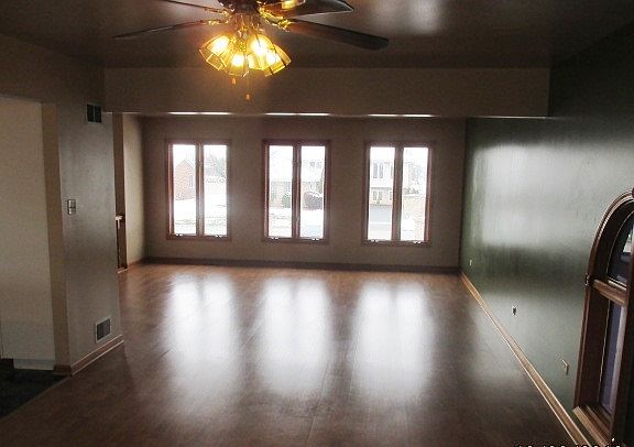 2nd image of 19403 Oakwood Ave