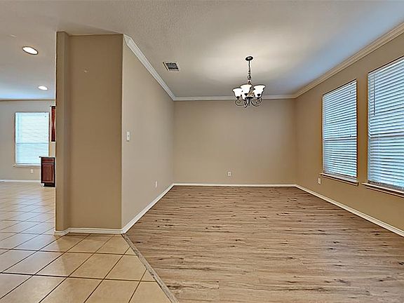 3rd image of 8712 Noontide Dr