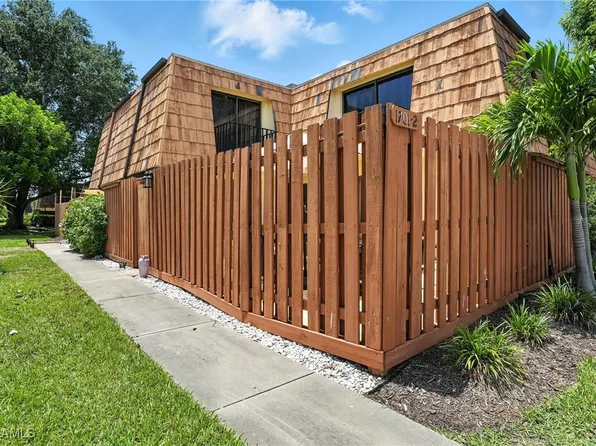 1701 Park Meadows Dr APT 2, Fort Myers, FL 33907