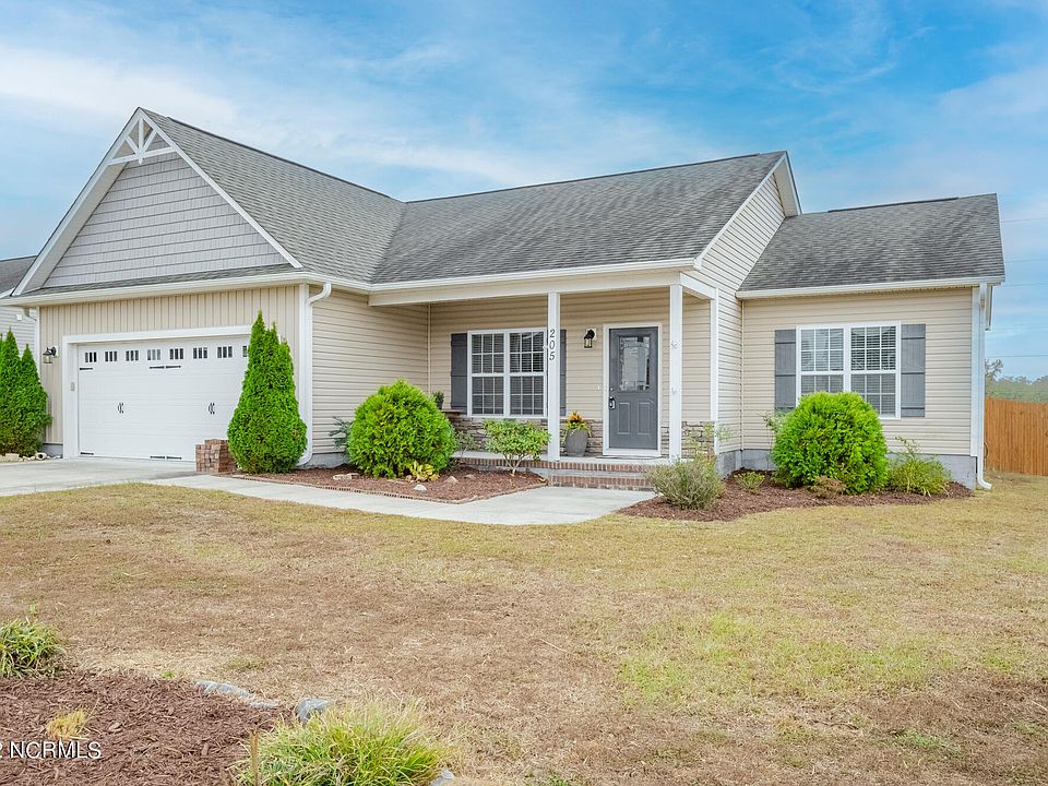 205 Classy Court, Richlands, NC 28574 | Zillow