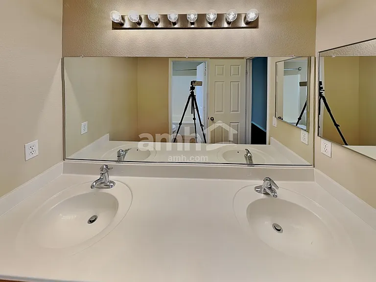 8060 Villa Trovas Ct — Photo 15