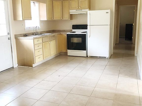 3rd image of 2541 W David Dr