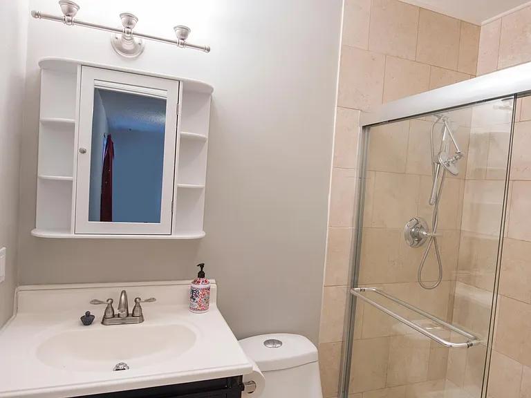 2562 Thorndyke Ave W #303 — Photo 12