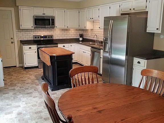 3rd image of 5968 Mindy Dr