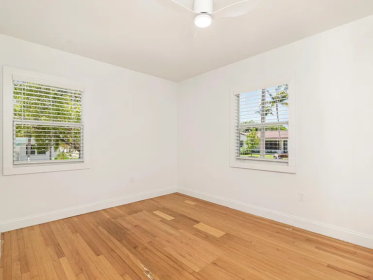 304 Wellesley Dr — Photo 17