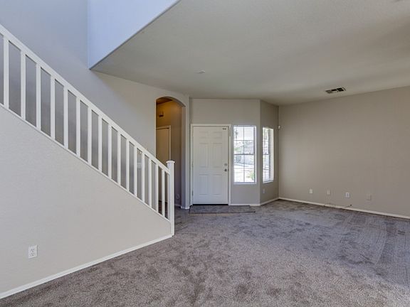 4th image of 810 E Impreria St