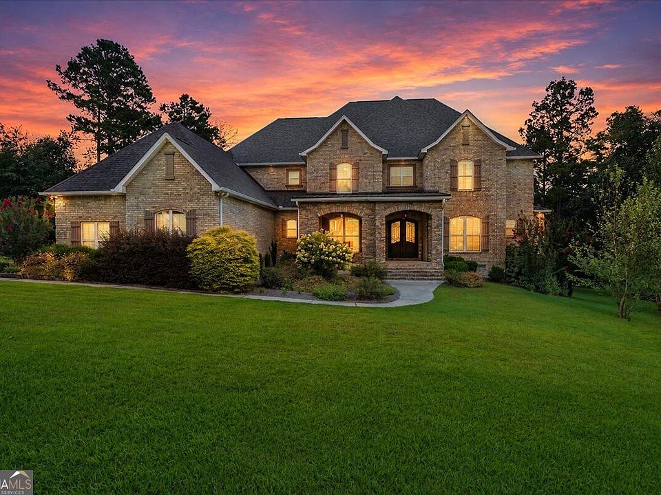 1st image of 223 Yale Cir