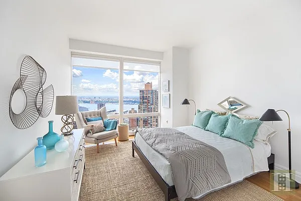 Sold by Halstead Real Estate | media 8