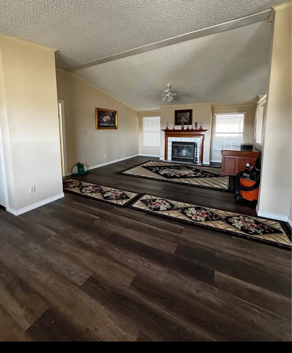 3 bed, 2100 sqft, $1,400 — Photo 3