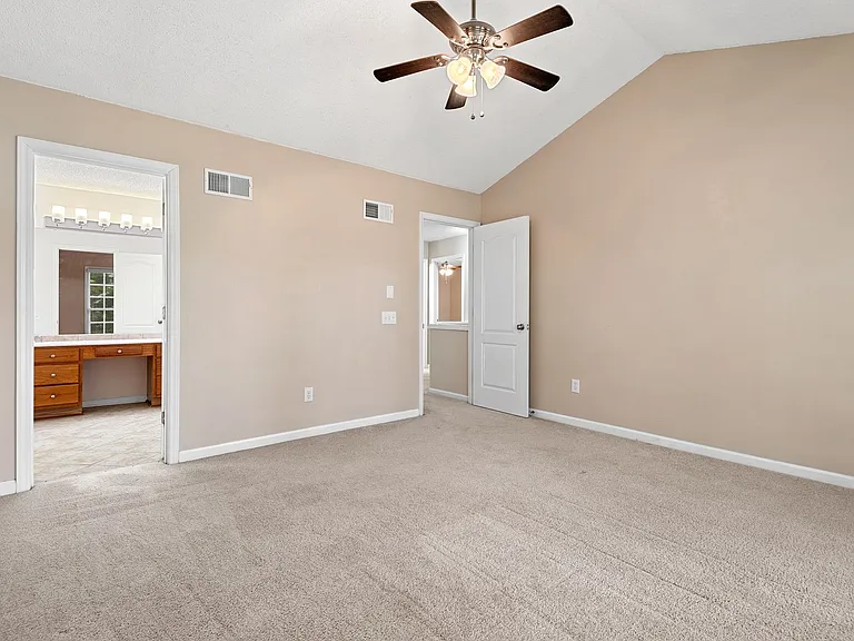 121 Haddonfield Ln — Photo 14