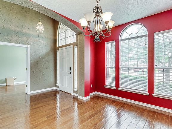 5th image of 6422 Saint Alban Ct