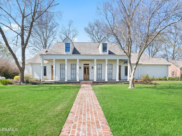 5726 Eagle Pass Dr, Youngsville, LA 70592