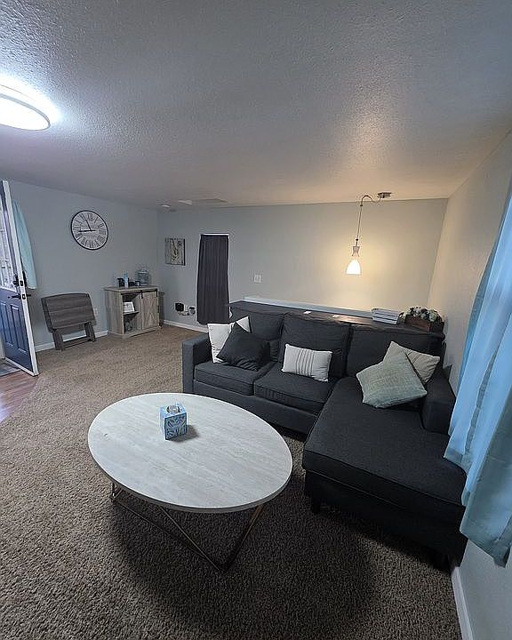 1st image of 511 E Avenue F