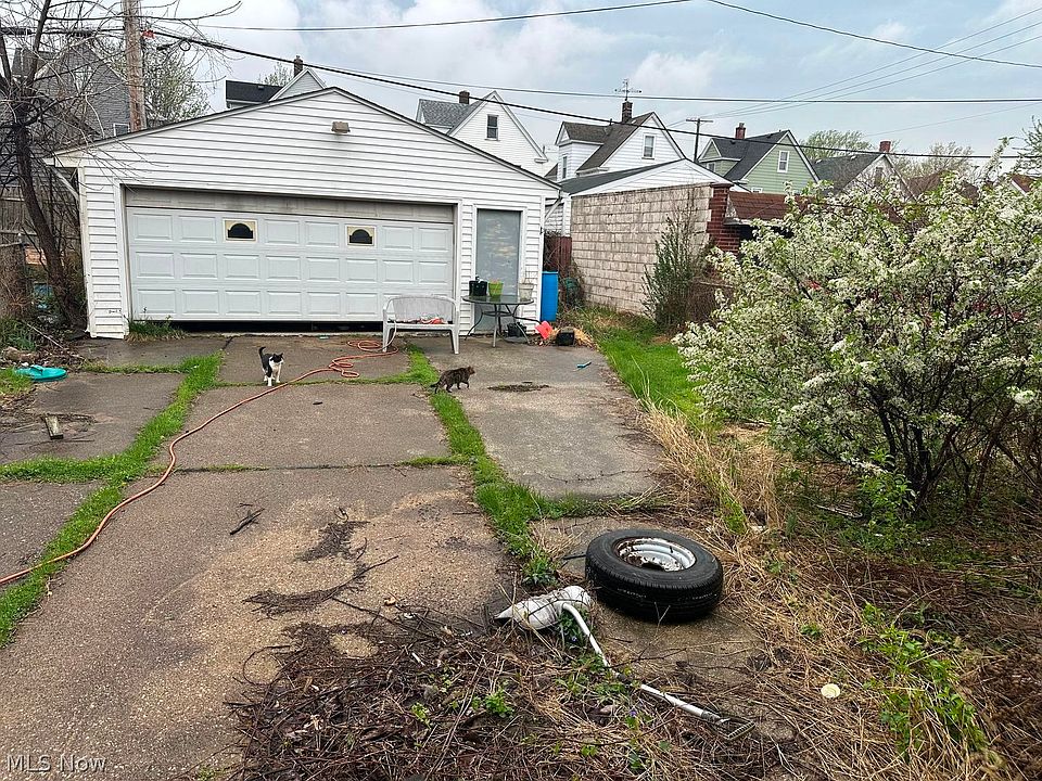 2nd image of 3204 W 86th St