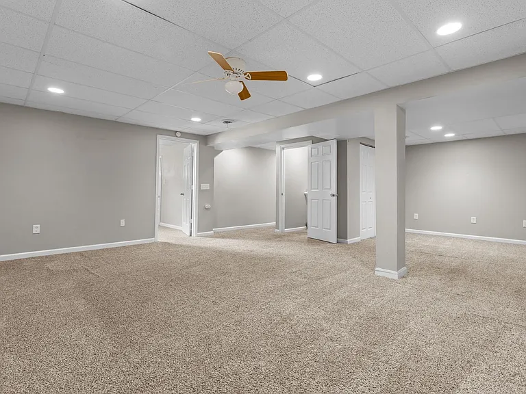 6593 Buckingham Palace Dr — Photo 39