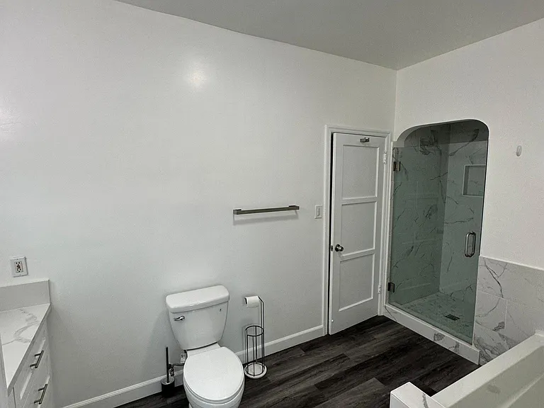 1631 S Highland Ave — Photo 9