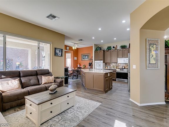 5th image of 493 Lace Haven Ct