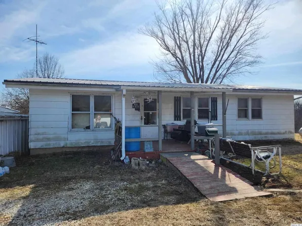 1558 N 2700th Ave, Loraine, IL 62349