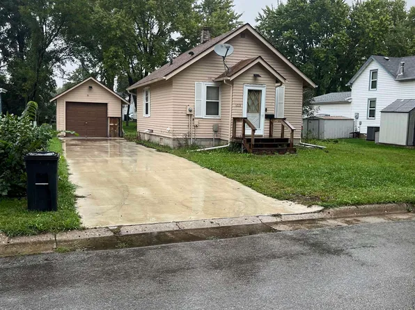 1633 3rd Ave N, Estherville, IA 51334