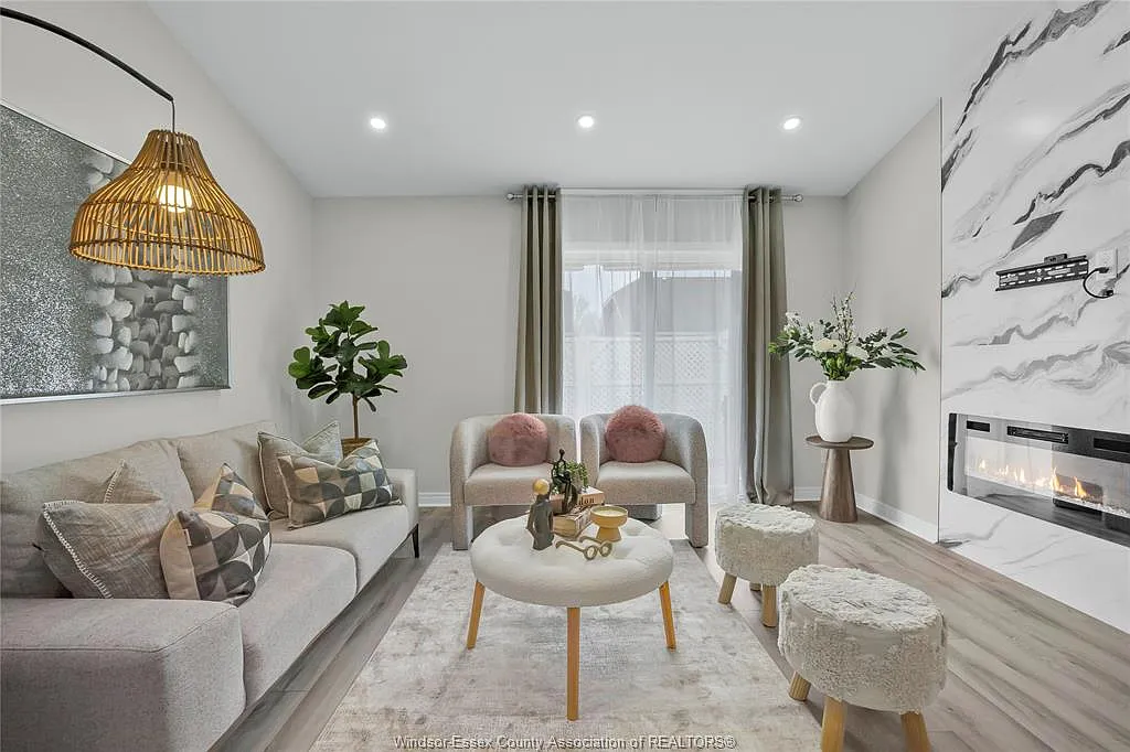4 bed, $2,650 — Photo 3