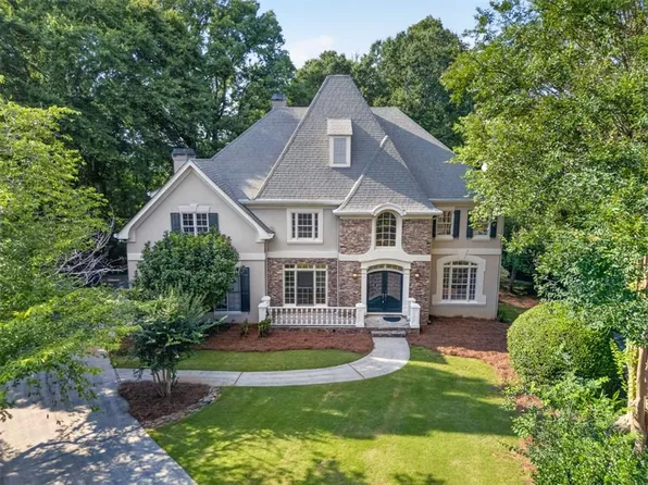 6211 Blackberry Hl, Peachtree Corners, GA 30092