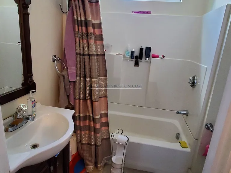 368 Crescent St #1 — Photo 7